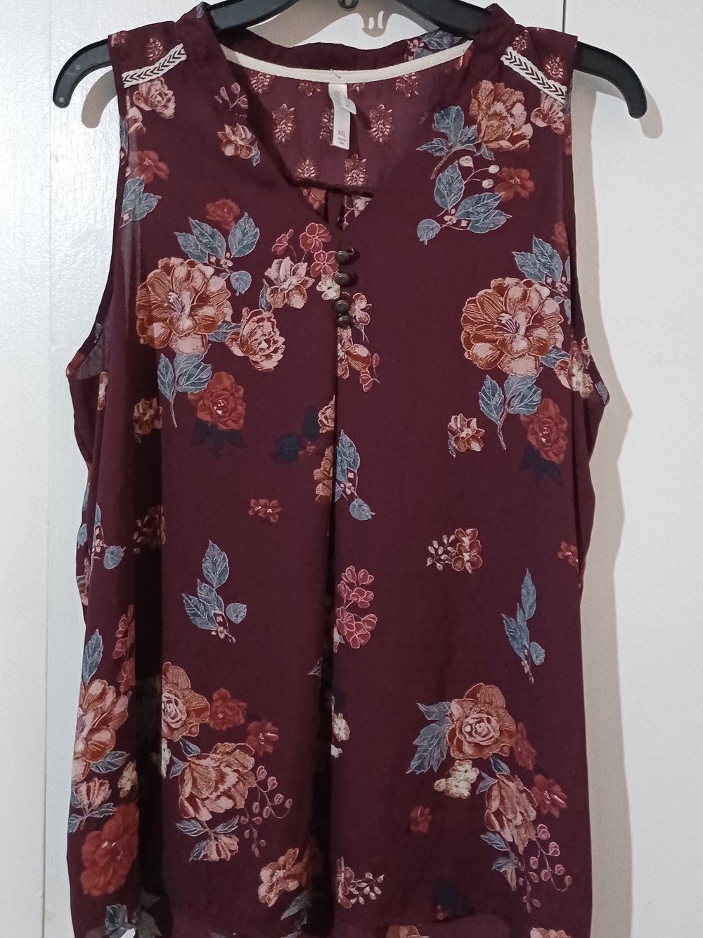 Xhilaration Burgundy Floral Sleeveless Camisole